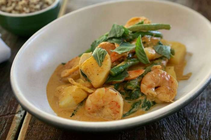 Spicy panang curry true food