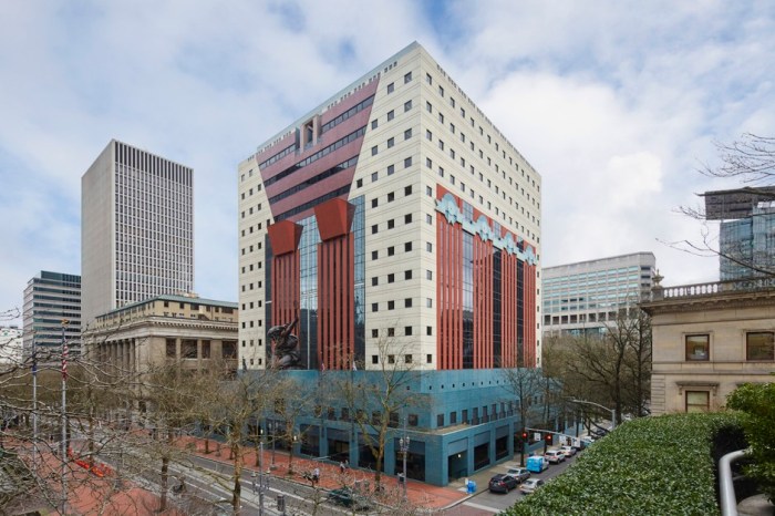 Design features of the portland public services building include